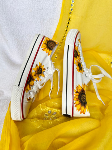 Painted Sneakers, selling Sunflowers and Daisies Shoes, Daisy Sneakers, Sunflowers Footwear, Daisy and Sunflower Shoes, Hand Painted